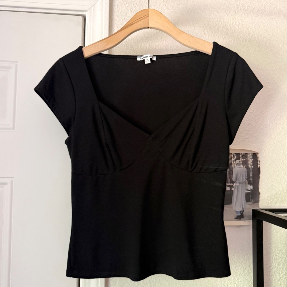 REFORMATION black tencel v-neck sweetheart short sleeve boxy cropped tee top